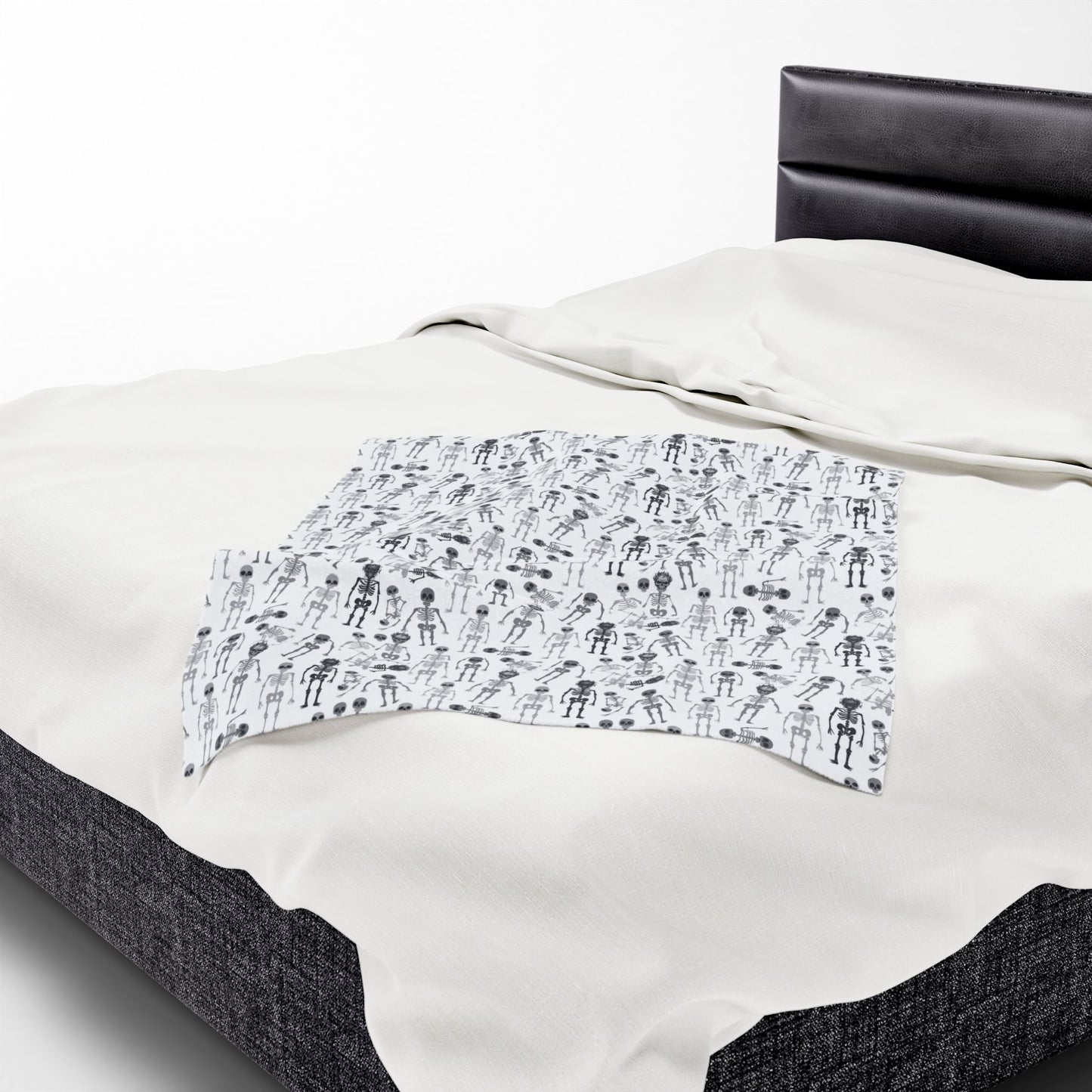 Halloween Skeleton Plush Blanket - Multiple Sizes (30"x40", 50"x60", 60"x80") Soft Throw for Fall Decor, Cozy Home Gift for Spooky Season, Kids Room Accent
