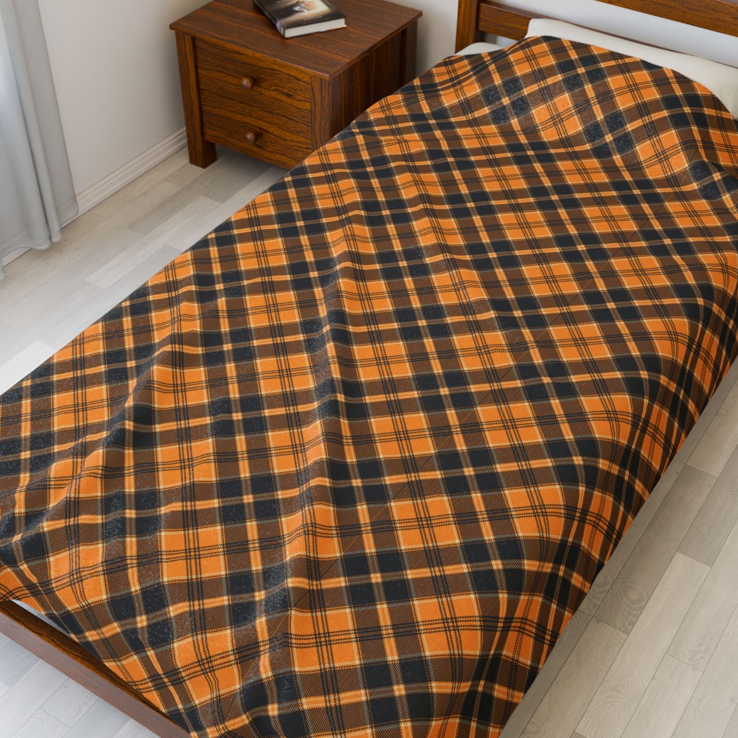 Halloween Plaid Velveteen Plush Blanket - Multiple Sizes (30"x40", 50"x60", 60"x80") Warm Throw for Fall Decor, Perfect Gift for Home, Halloween & Thanksgiving Throw Blanket