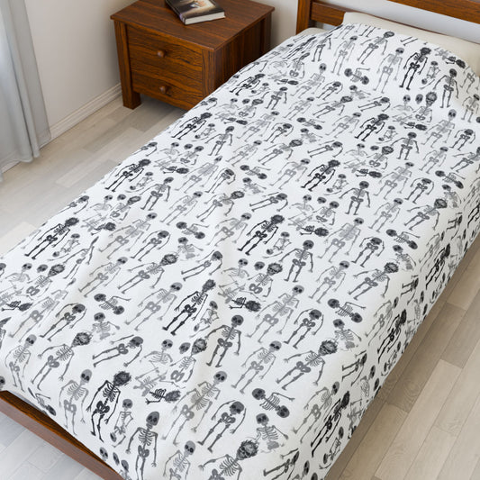 Halloween Skeleton Plush Blanket - Multiple Sizes (30"x40", 50"x60", 60"x80") Soft Throw for Fall Decor, Cozy Home Gift for Spooky Season, Kids Room Accent